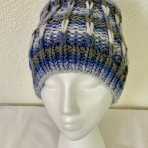 Cozy Blue and Gray Women’s Knit Hat Beanie Size S-M